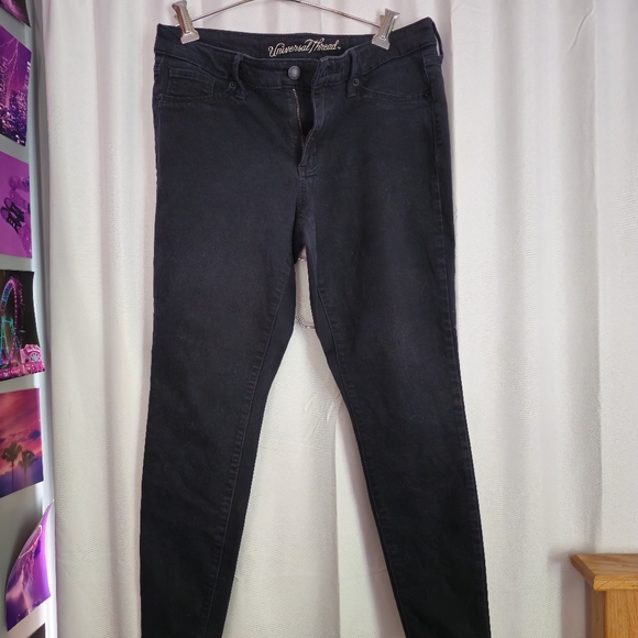 Universal Thread Black Jeans - Picture 1 of 3